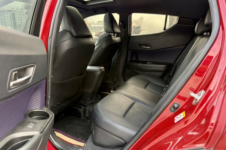 Toyota C-HR 2020 car image #13