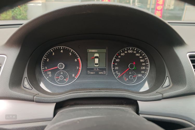 Volkswagen Passat 2014 car image #13