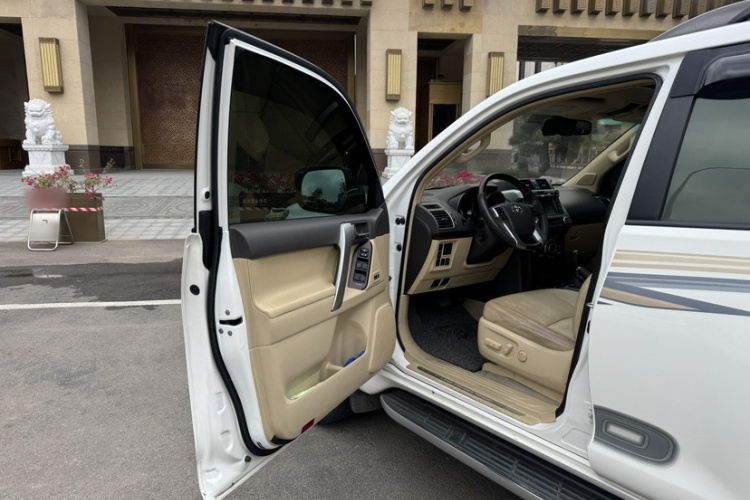 Toyota Land Cruiser Prado 2014 #13 Toyota Land Cruiser Prado 2014 car image #13