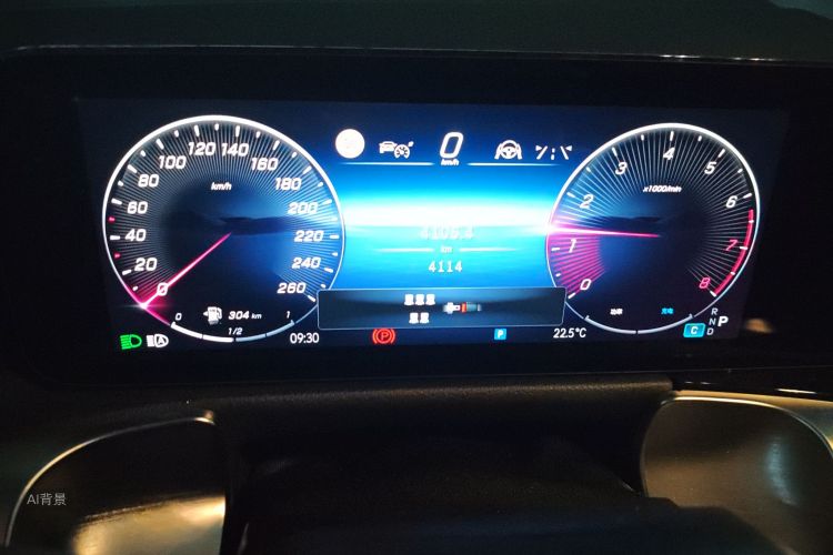 Mercedes-Benz GLB Class 2025 car image #13