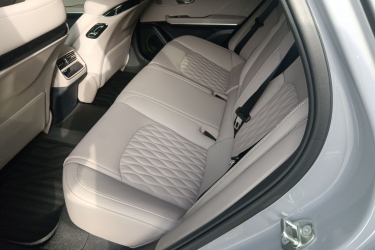 BYD Han 2024 صورة سيارة #13