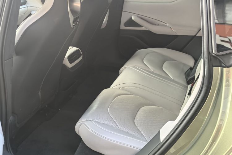 MI SU7 2024 car image #13