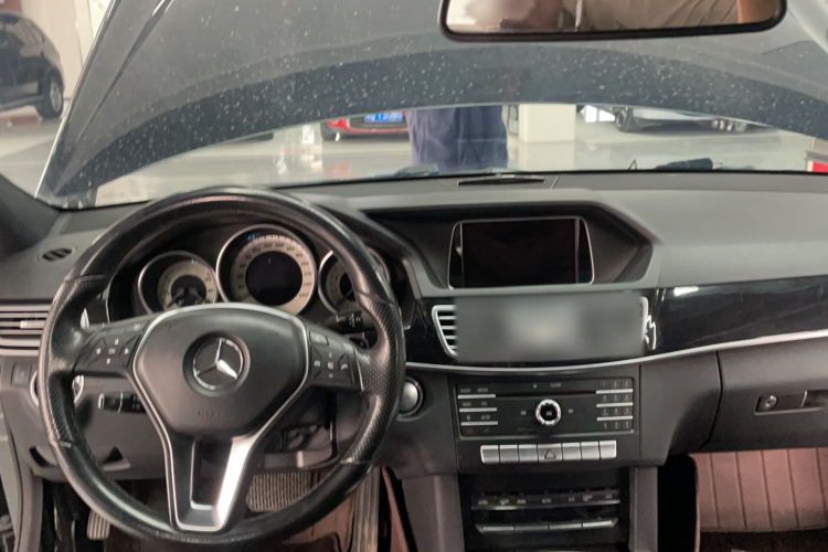 Mercedes-Benz E Class 2015 car image #13