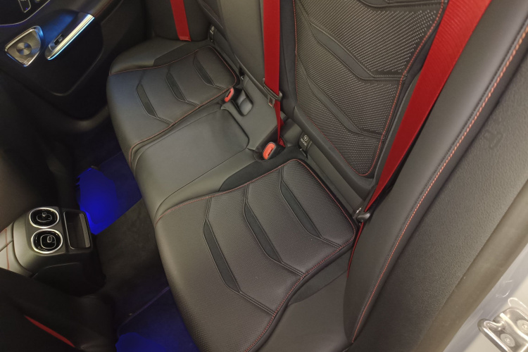 Mercedes-Benz C AMG New Energy 2024 #13 Mercedes-Benz C AMG New Energy 2024 car image #13