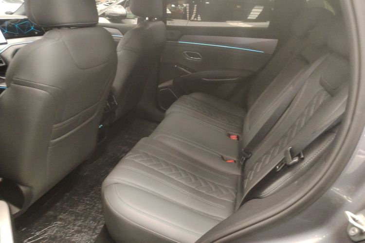 BYD SongL DM-i 2025 car image #13