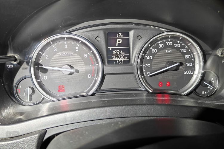 Suzuki Ciaz 2015 изображение автомобиля #13