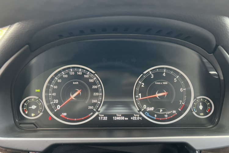 BMW X6 2018 car image #13