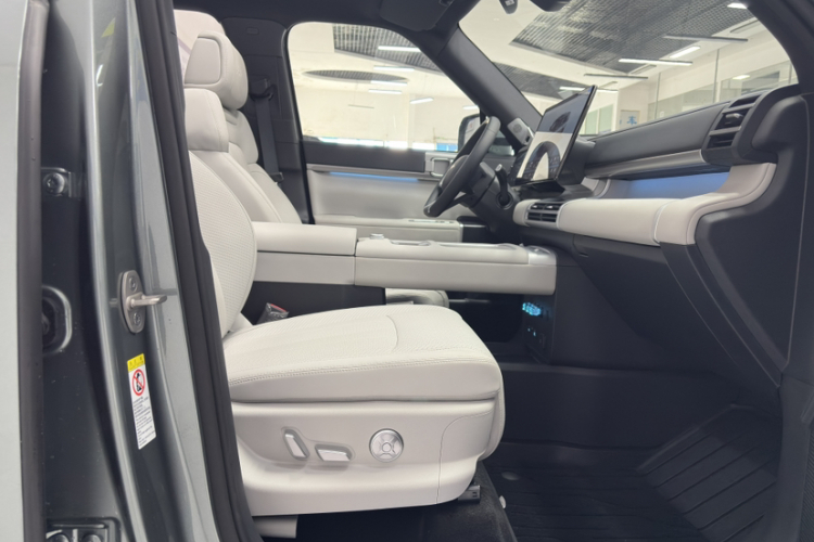 FangChengBao Tiger 7 2025 car image #13