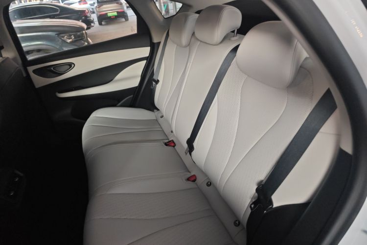 BYD Seal 05 DM-i 2025 car image #13