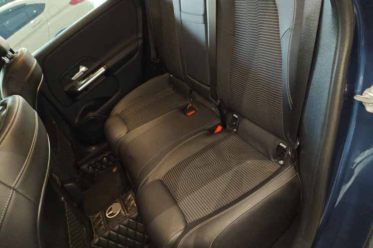 Mercedes-Benz B Class 2019 car image #13