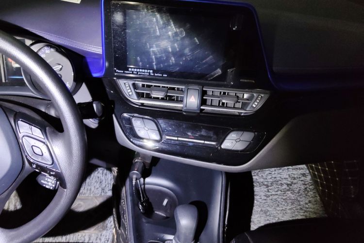 Toyota C-HR 2022 #13 Toyota C-HR 2022 صورة سيارة #13