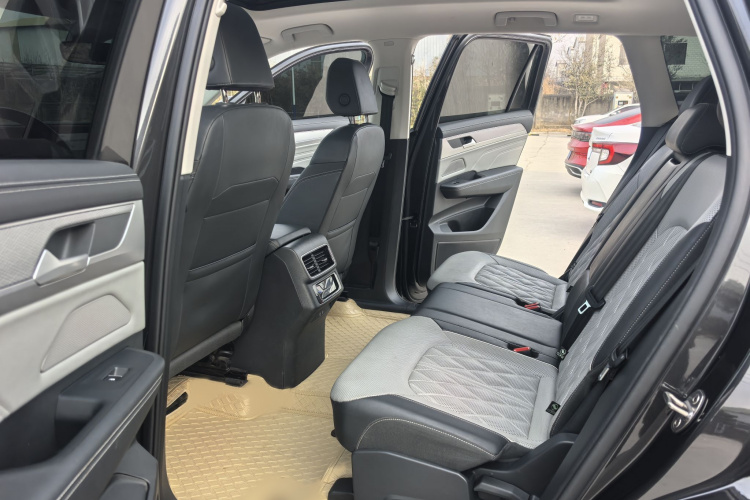 Volkswagen Tavendor 2023 immagine di auto #13