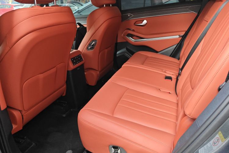 BYD Tang L 2025 immagine di auto #13