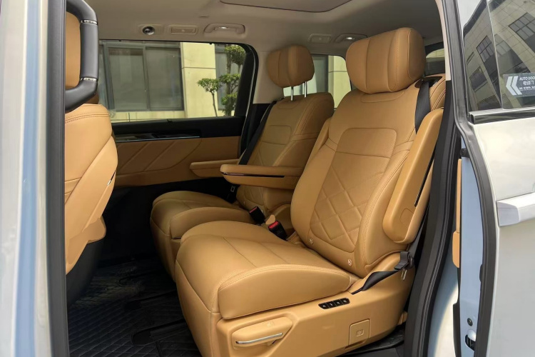 GAC Trumpchi E8 New Energy 2024 car image #13