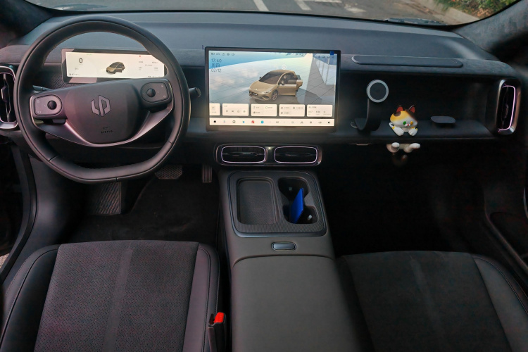 零跑汽车 零跑Lafa5 2025 汽车图片 #13