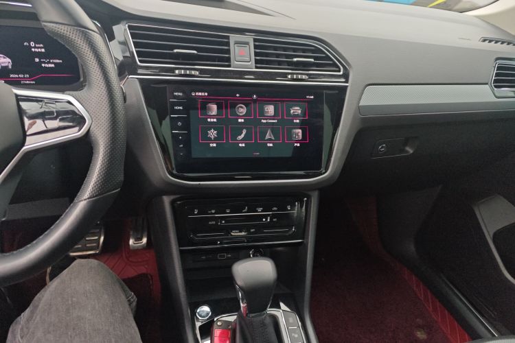 Volkswagen Tiguan X 2021 #13 Volkswagen Tiguan X 2021 صورة سيارة #13