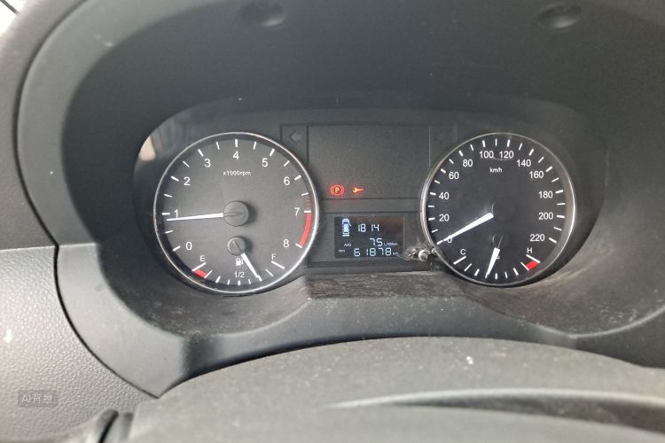 JAC 2017 #13 JAC 2017 car image #13