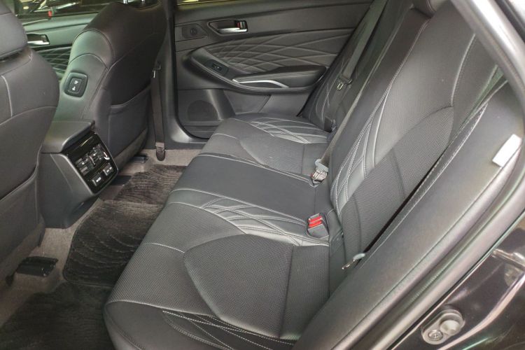 Toyota Avalon 2023 car image #13