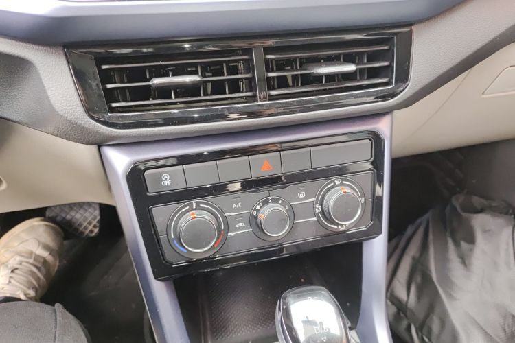 Volkswagen T-Cross 2020 car image #13