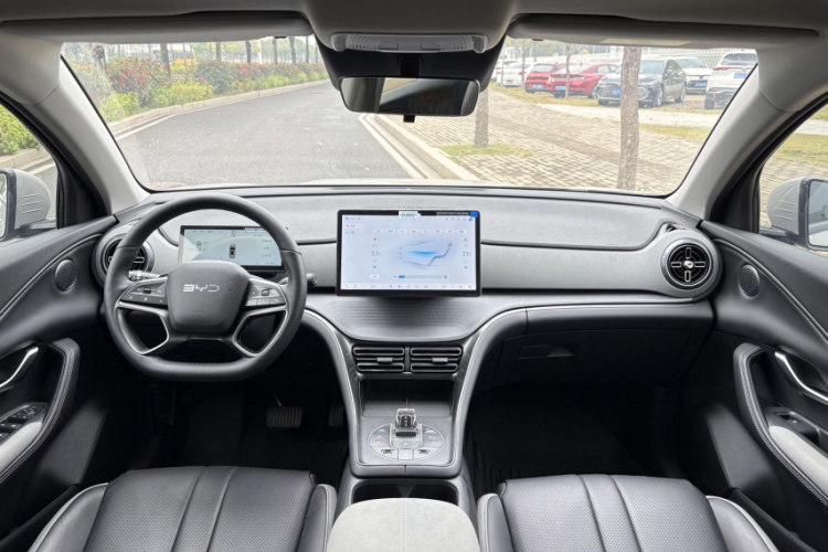 BYD Sea Lion 05 DM-i 2025 image de voiture #13