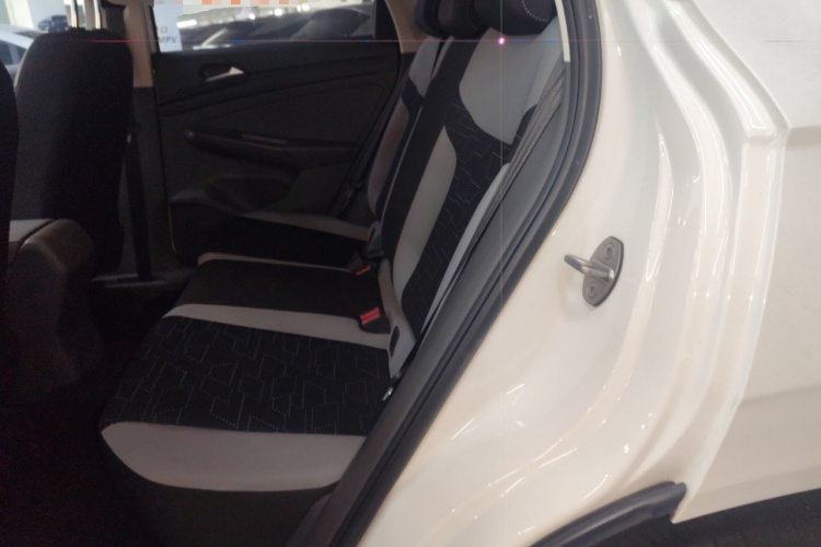 VS5 2019 car image #13