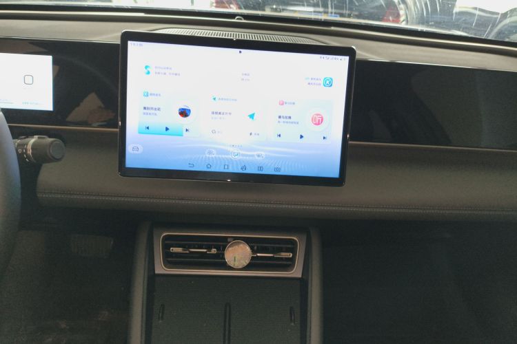 BYD Qin L 2024 immagine di auto #13