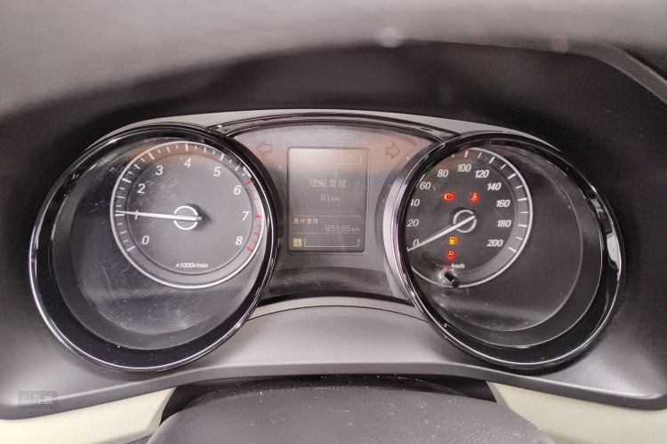 五菱汽车 五菱宏光PLUS 2020 汽车图片 #13