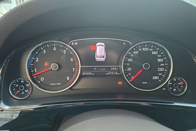 Volkswagen Touareg 2018 car image #13