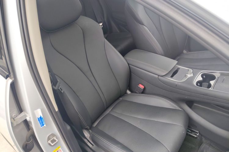 BYD Sea Lion 05 EV 2025 car image #13