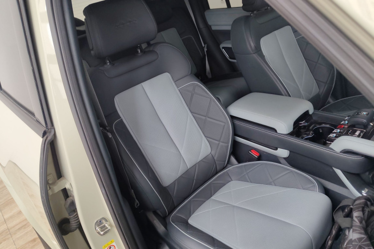 FangChengBao Leopard 5 2025 car image #13