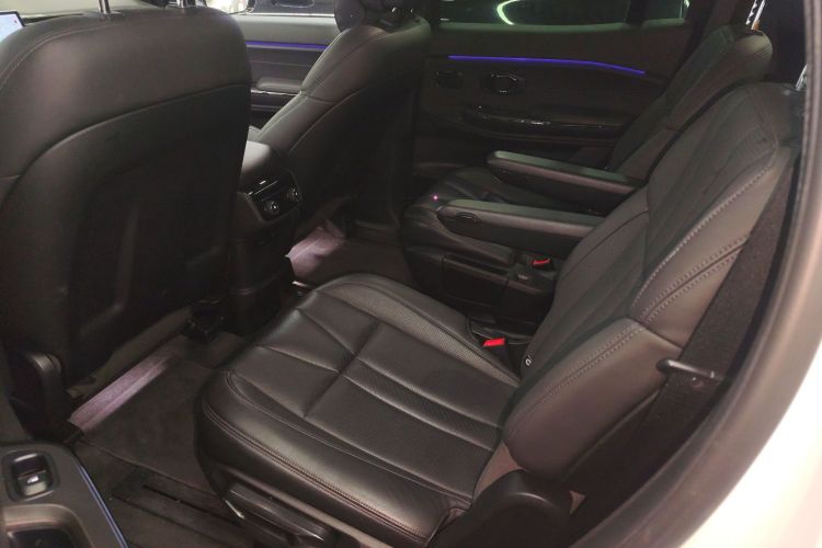 NIO ES8 2021 car image #13