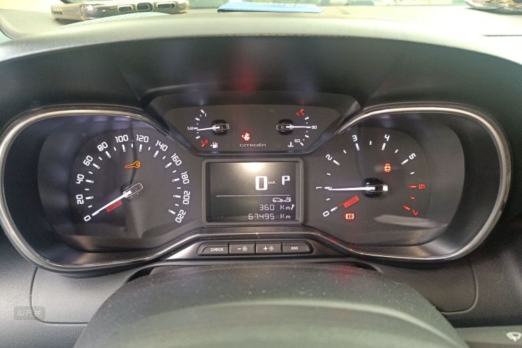 Citroen C4 AIRCROSS 2018 car image #13