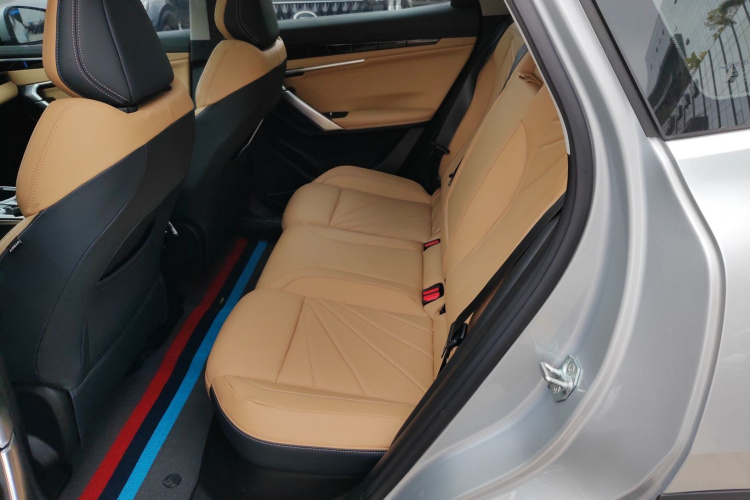GEELY Boyue L 2023 car image #13