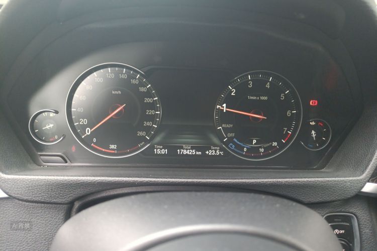 BMW 3 Series 2018 car image #13