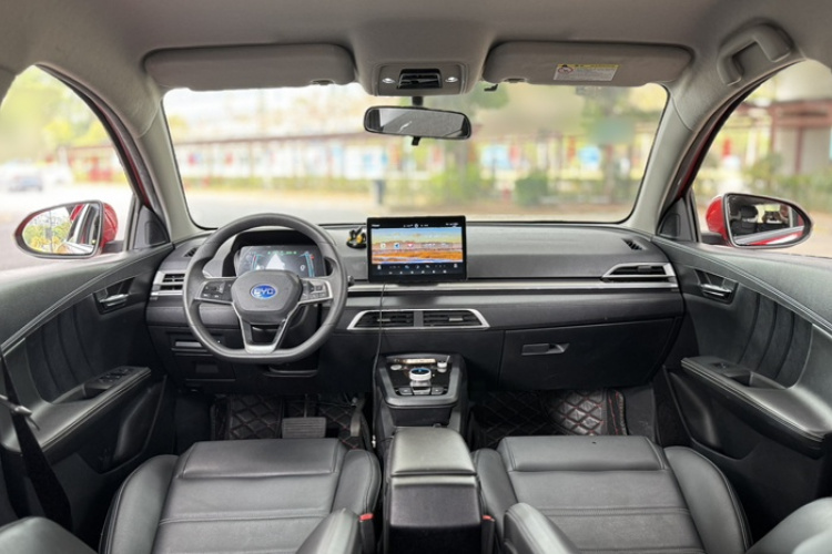 BYD e2 2019 immagine di auto #13