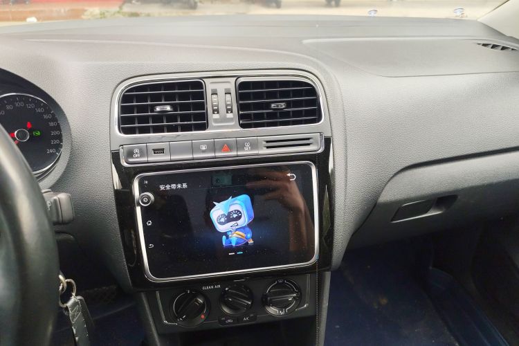 Volkswagen Polo 2018 immagine di auto #13