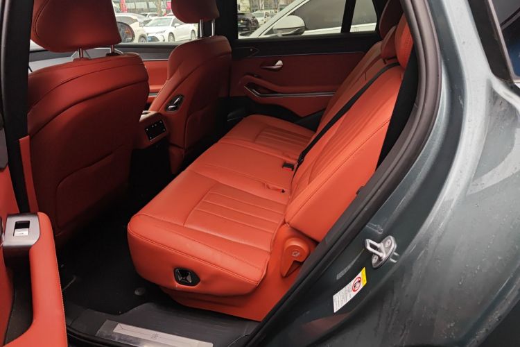 BYD Tang L 2025 immagine di auto #13