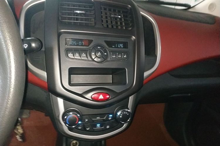 Changan BenBen 2017 изображение автомобиля #13