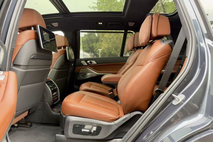 BMW X7 2020 صورة سيارة #13