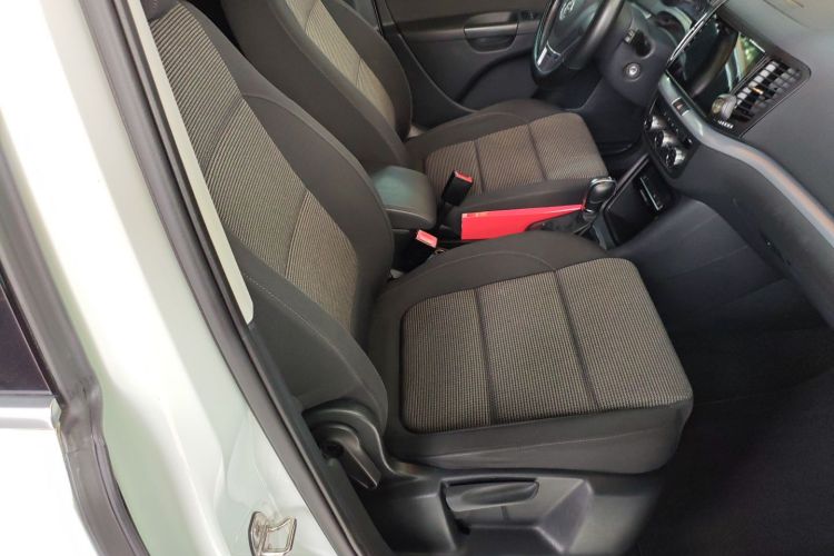 Volkswagen Sharan 2014 car image #13