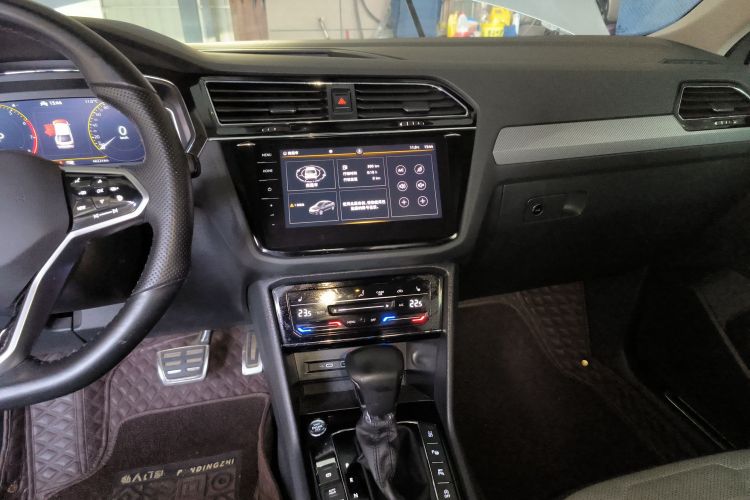 Volkswagen Tiguan X 2021 immagine di auto #13