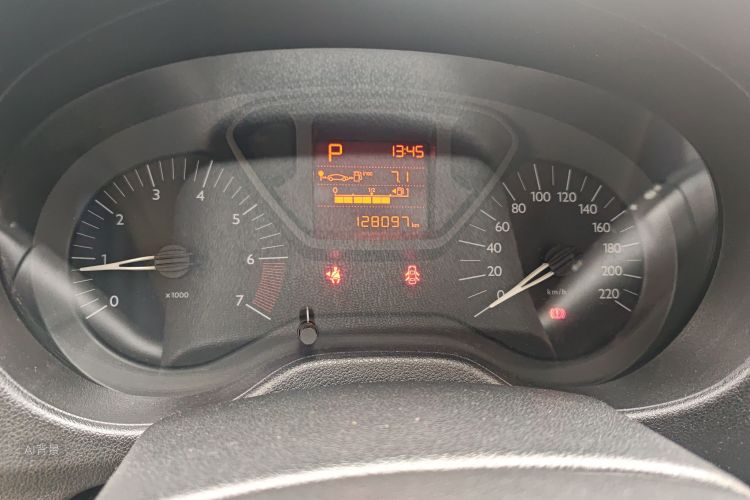 Citroen C-Elysée 2016 imagem de carro #13