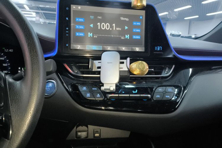 Toyota C-HR EV 2021 car image #13