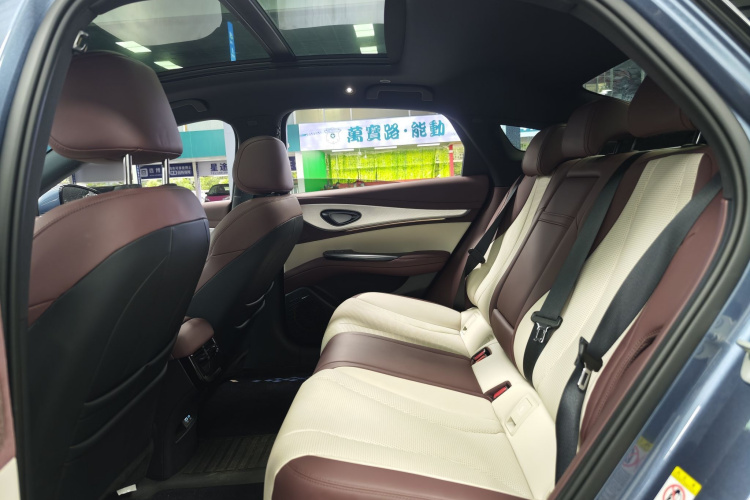 BYD Seal 07 DM-i 2024 صورة سيارة #13