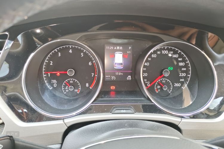 Volkswagen Touran 2020 car image #13