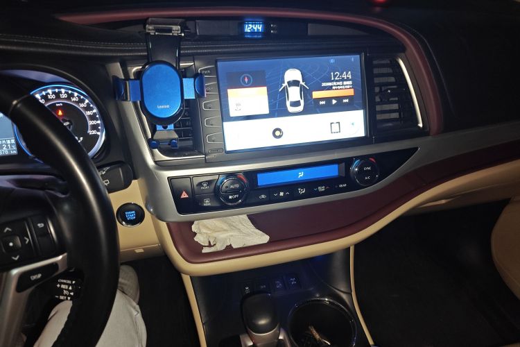 Toyota Highlander 2015 #13 Toyota Highlander 2015 car image #13