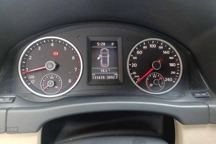 Volkswagen Tiguan 2015 car image #13