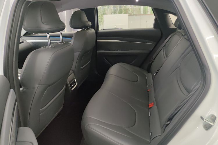 小鹏 小鹏MONA M03 2026 汽车图片 #13