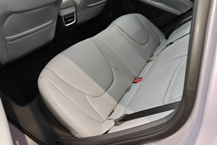 Xpeng MONA M03 2026 immagine di auto #13