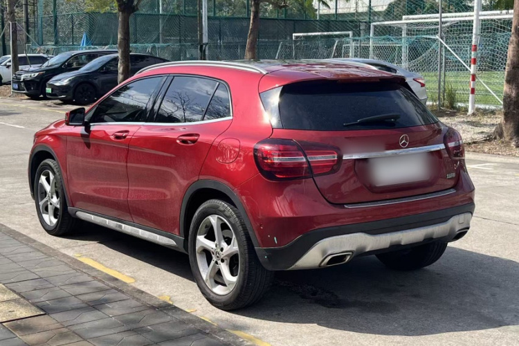 Mercedes-Benz GLA Class 2020 car image #13